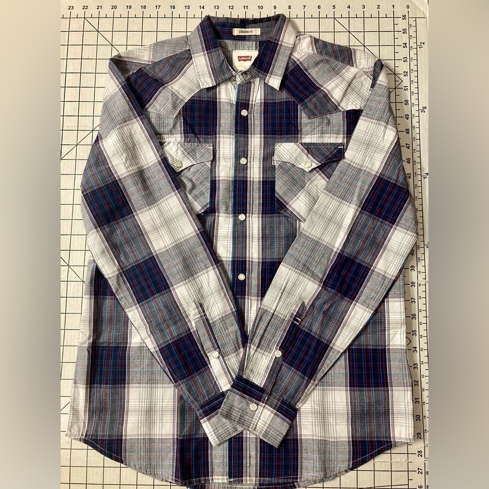Levi’s Men’s Small Western Style Traditional Fit Button Down Shirt